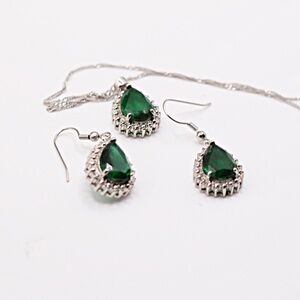 Green Crystal Necklace & Earring Set